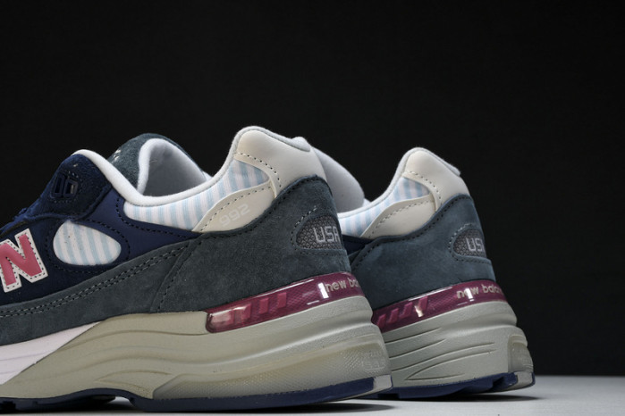 New Balance  M992NT
