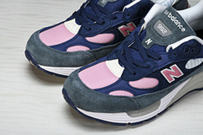 New Balance  M992NT