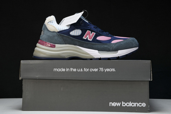 New Balance  M992NT