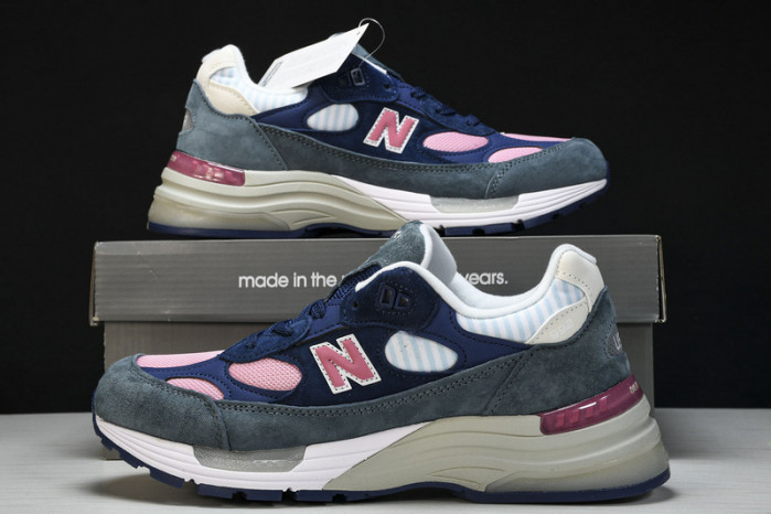 New Balance  M992NT