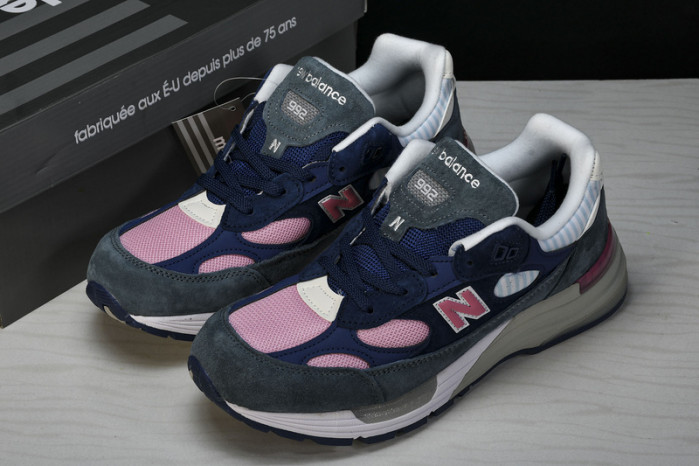 New Balance  M992NT
