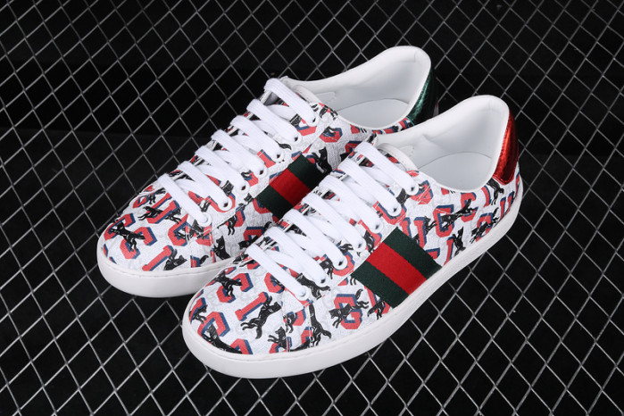 G*u*i sneaker