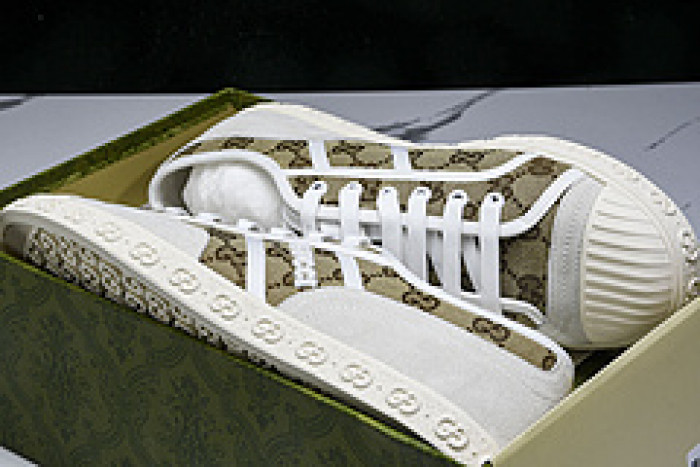 G*u*i sneaker