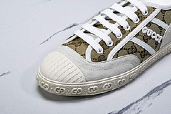 G*u*i sneaker