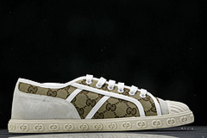 G*u*i sneaker
