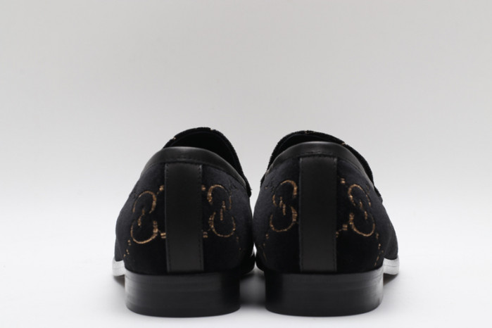 G*u*i sneaker