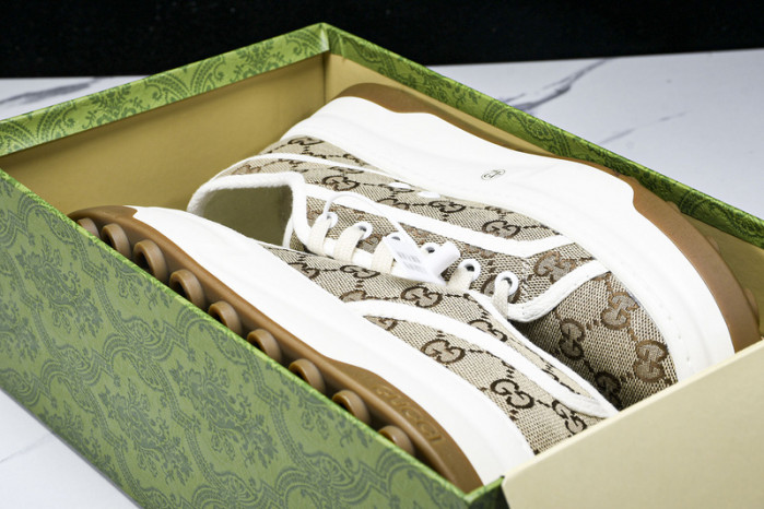 G*u*i sneaker