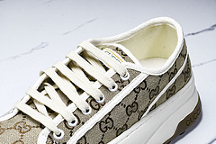 G*u*i sneaker