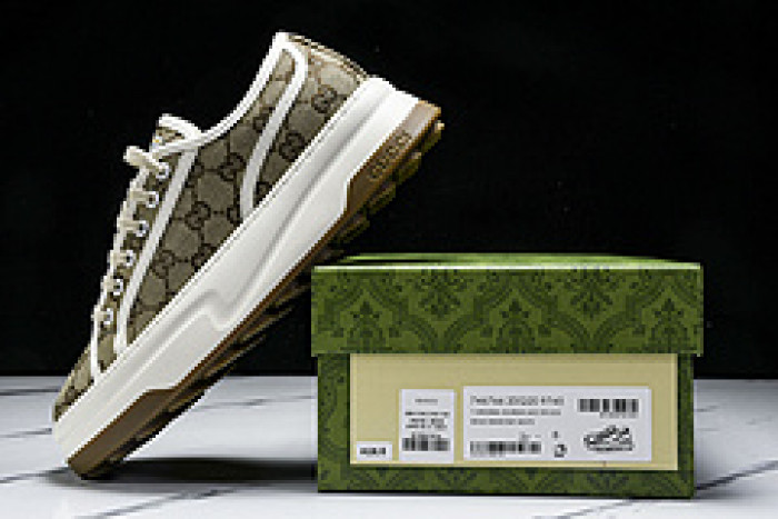 G*u*i sneaker