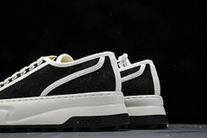 G*u*i sneaker