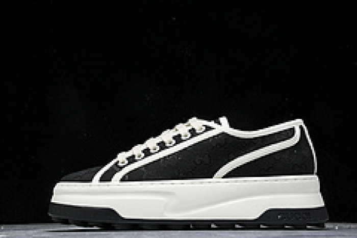 G*u*i sneaker
