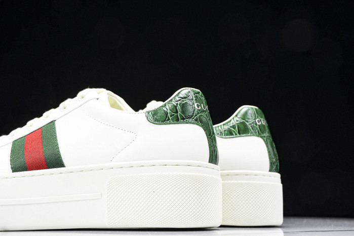 G*u*i sneaker