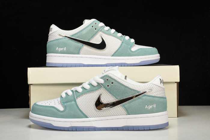 APRIL SKKATEBOARDS x NK SB Dunk Low   FD2562-400