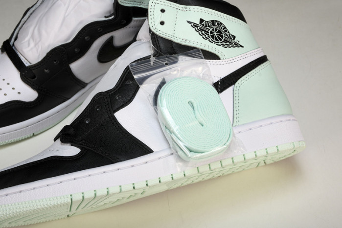 Air Jordan 1 Retro High OG NRG   61428 100