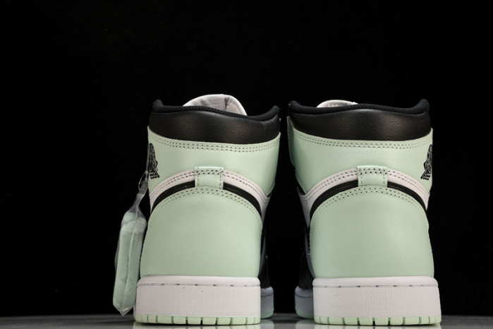 Air Jordan 1 Retro High OG NRG   61428 100