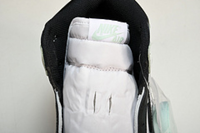 Air Jordan 1 Retro High OG NRG   61428 100
