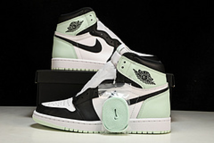 Air Jordan 1 Retro High OG NRG   61428 100