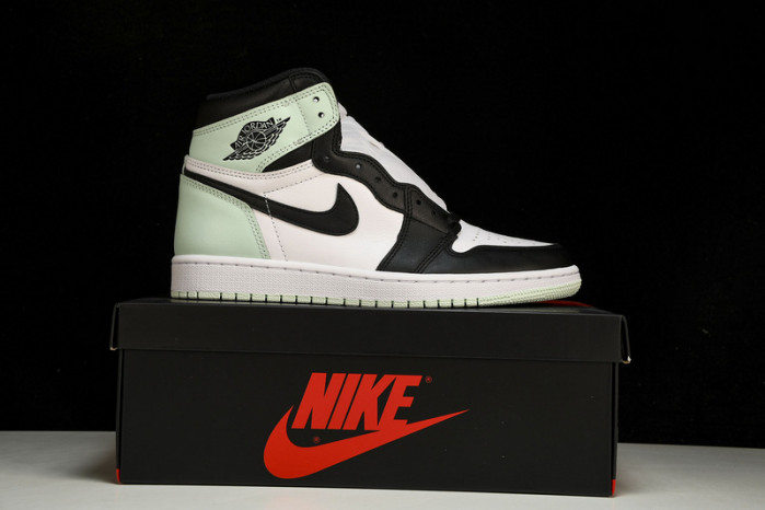 Air Jordan 1 Retro High OG NRG   61428 100