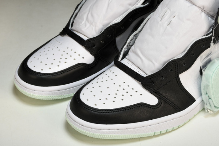 Air Jordan 1 Retro High OG NRG   61428 100