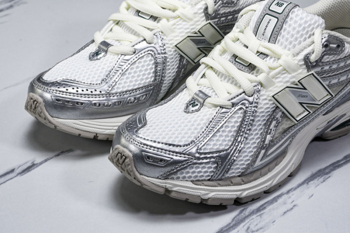 New Balance M1906REE