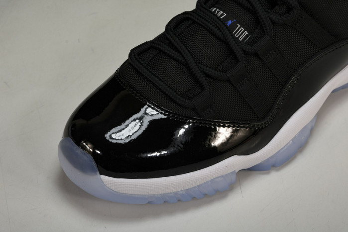 Air Jordan 11 Low "Space Jam"  FV5104-004