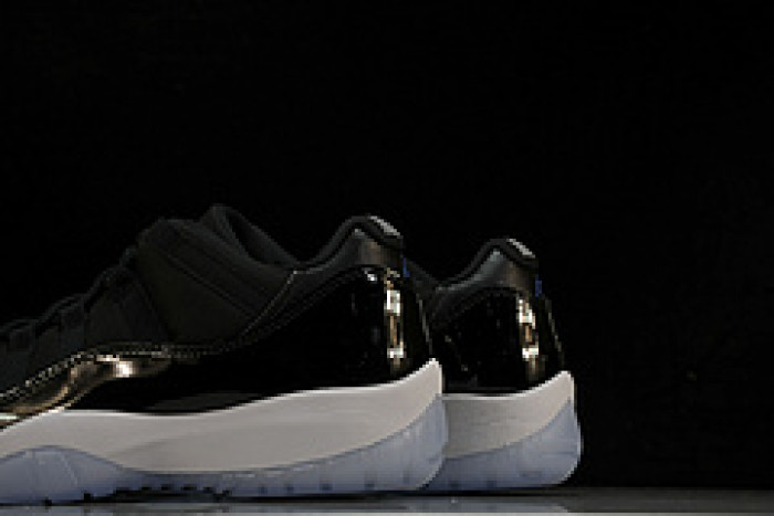 Air Jordan 11 Low "Space Jam"  FV5104-004