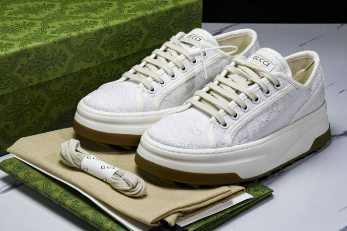 G*u*i sneaker