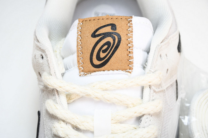 Stussy x Nk SB Dunk Low "Certified Fresh"   DD9776-068