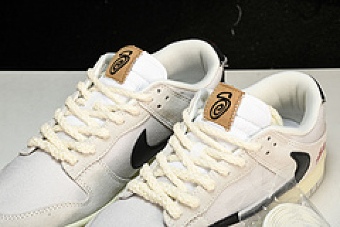 Stussy x Nk SB Dunk Low "Certified Fresh"   DD9776-068