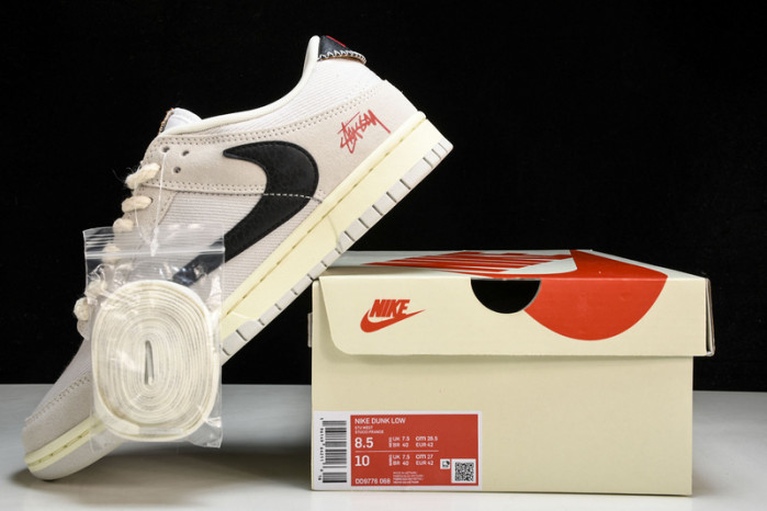 Stussy x Nk SB Dunk Low "Certified Fresh"   DD9776-068