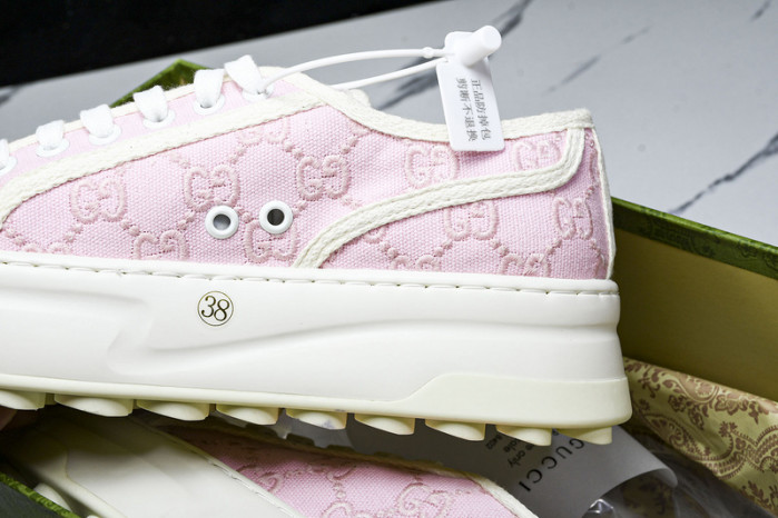 G*u*i sneaker