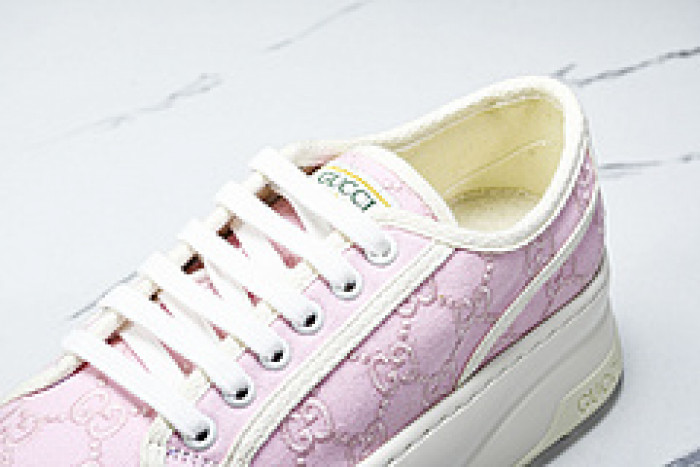 G*u*i sneaker