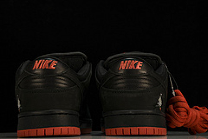 Nike SB Dunk Low Black Pigeon - 883232-008
