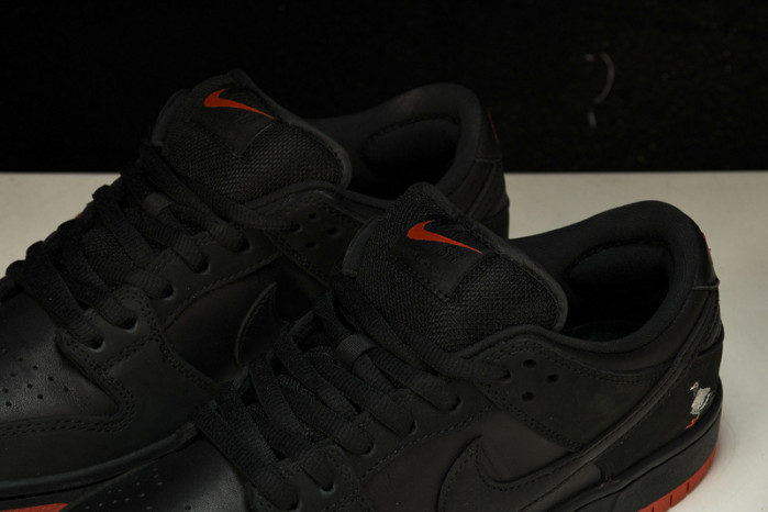 Nike SB Dunk Low Black Pigeon - 883232-008