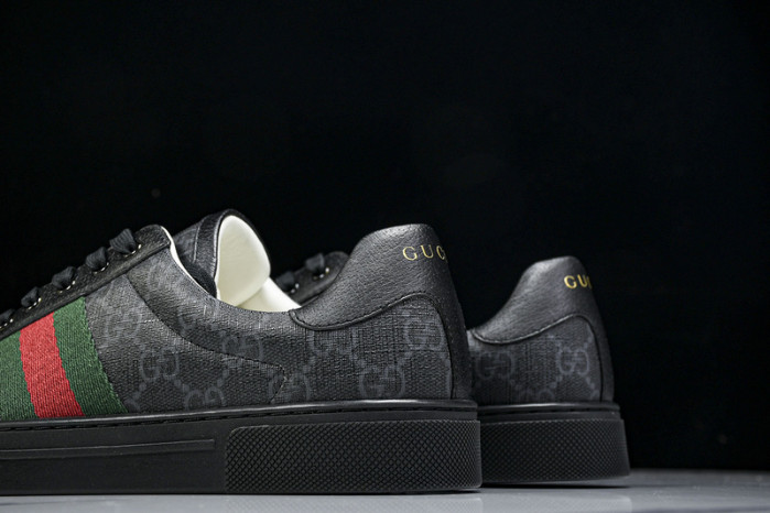 G*u*i sneaker
