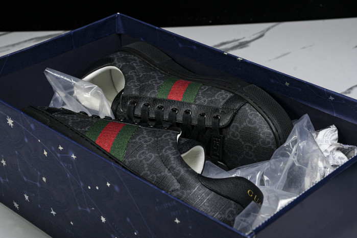 G*u*i sneaker