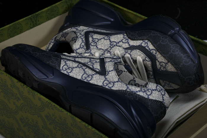 G*u*i sneaker