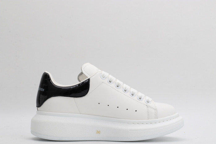 Alexander McQueen sneaker