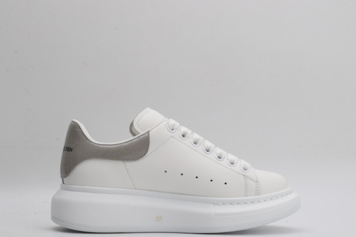 Alexander McQueen sneaker