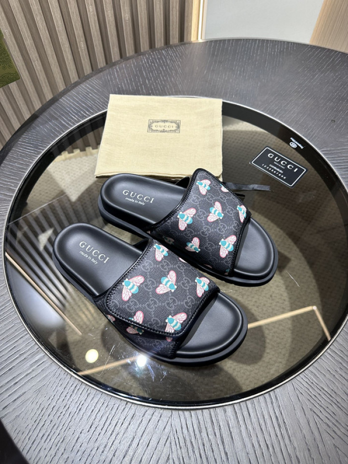 G DESIGNER SLIPPERS