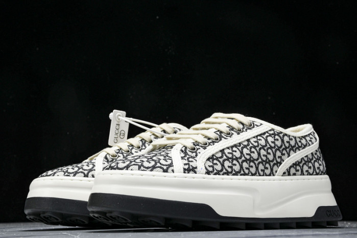 G*u*i sneaker