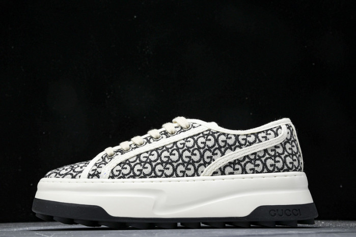 G*u*i sneaker
