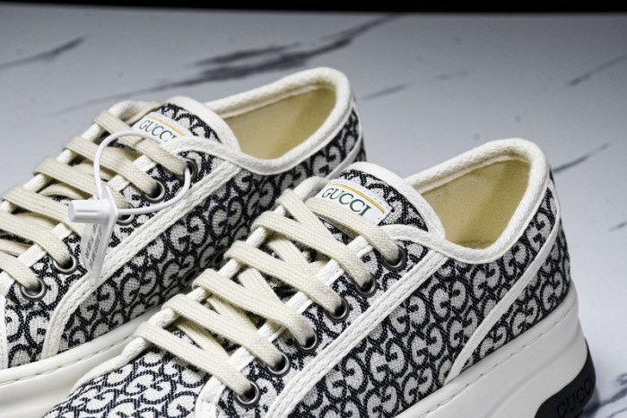 G*u*i sneaker