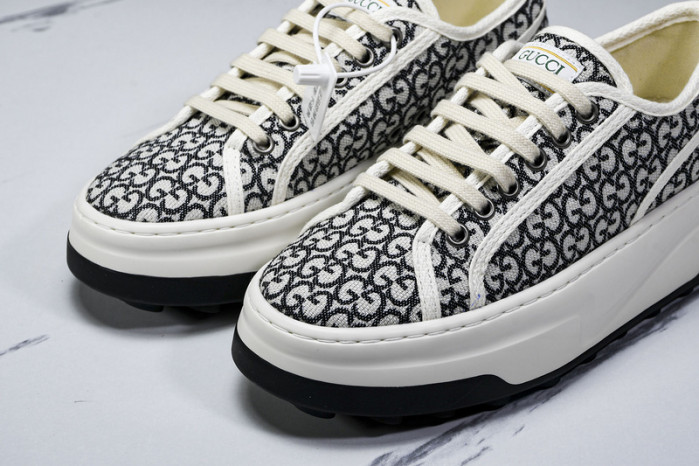 G*u*i sneaker