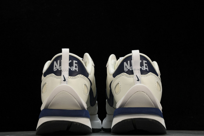 Sacai x Nk VaporWaffle 3.0  DD1875109