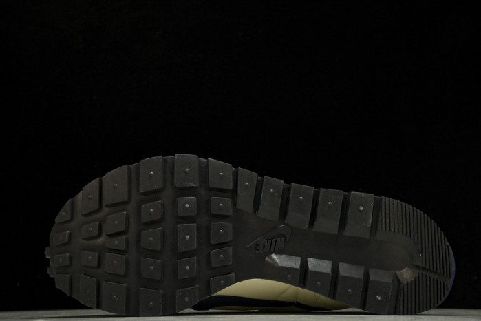 Sacai x Nk VaporWaffle 3.0  DD1875109