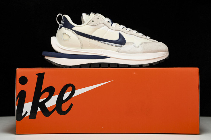 Sacai x Nk VaporWaffle 3.0  DD1875109