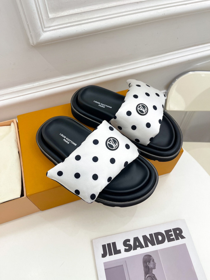 L&V SLIPPERS