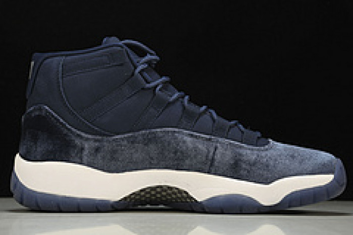 Air Jordan 11 WMNS "Midnight Navy" AR0715-441