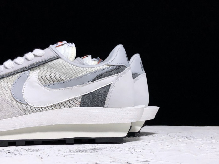 Nike LD Waffle sacai Summit White BV0073-100